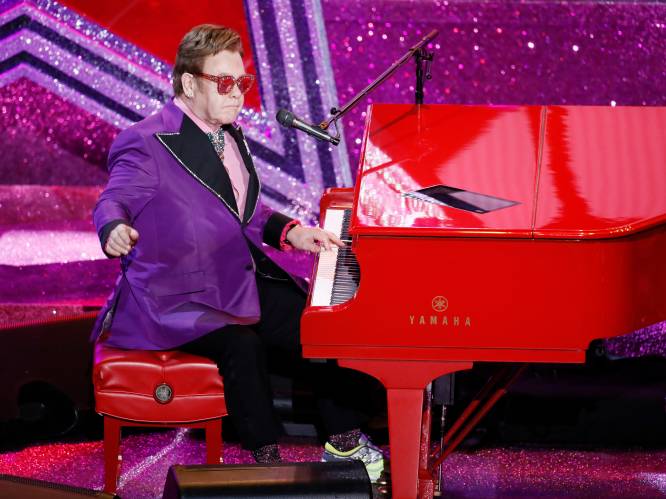 Zieke Elton John moet abrupt concert afbreken