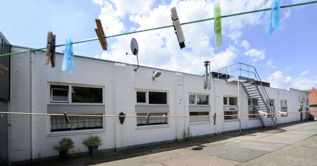 Oude melkfabriek Wagenberg illegaal bewoond