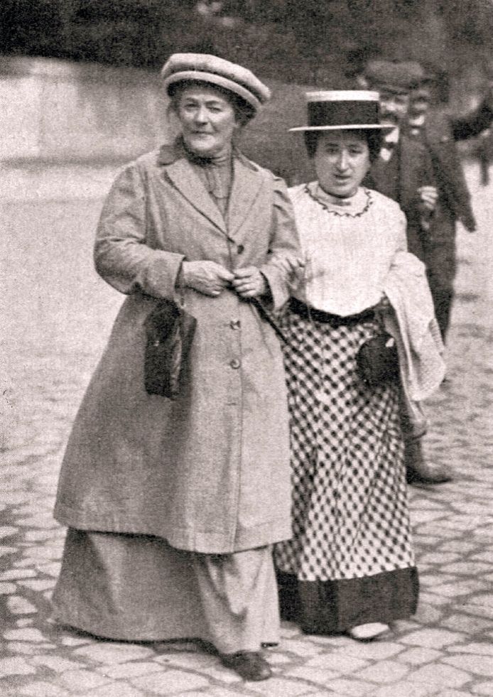 Clara Zetkin en Rosa Luxemburg in 1910. Beide vrouwen streden voor vrouwenrechten.