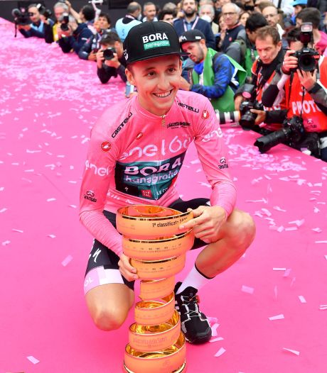 Jai Hindley schrijft geschiedenis in Giro: ‘Trots dat ik Australiër ben’