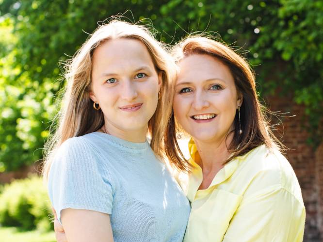 
EXCLUSIEF. Gwendolyn Rutten (48) en dochter Juliette (20). “Er is een verschil tussen mijn mama en de politica” 