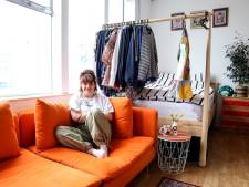 Pien woont in een studentenwoning aan de Veemarkt: 'De oranje bank móest ik hebben'