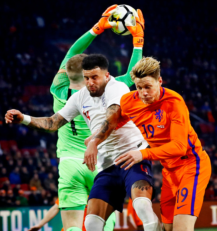 Wout Weghorst maakt debuut in Oranje | Nederlands voetbal ...