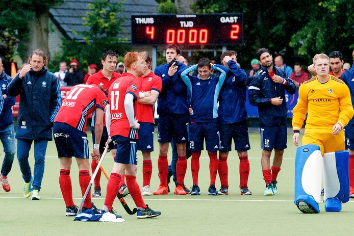 Ze konden het deze zomerb ij HC Tilburg na afloop niet geloven: de club degradeerde door het verlies tegen Voordaan uit de hoofdklasse.