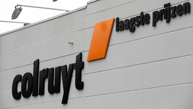 Colruyt Koopt Helft Van Kledingketen Zeb De Morgen