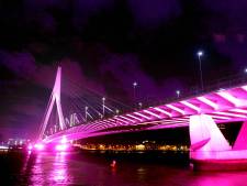 Profijt van nieuwe verlichting: Erasmusbrug krijgt weer ander kleurtje