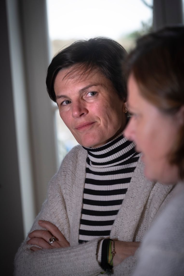 Nathalie Vandecasteele: ‘Het licht in zijn ondergrondse cel brandt 24 uur per dag, de lucht wordt niet ververst en hij doet zijn gevoeg in een hoekje. Dat blijft er soms twee dagen liggen.’ Beeld Wim Van Cappellen