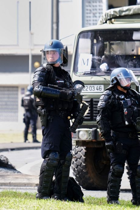 Un gendarme tué jeudi en Nouvelle-Calédonie à la suite “d’un tir accidentel”: le bilan passe à cinq morts