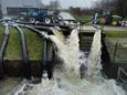 Waterschap Rivierenland  is druk met wateroverlast.