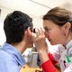 Geen spontane groet meer van de dokter