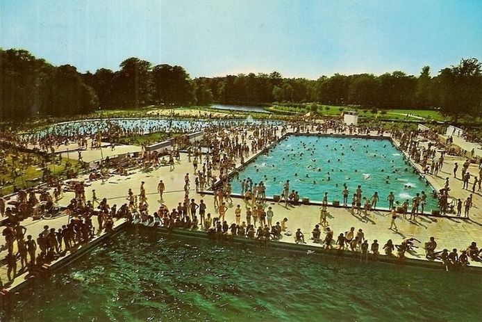 Het openluchtzwembad van Brasschaat
