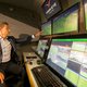 Nieuwe stap in videoarbitrage bij voetbal: ook beeldscherm langs de lijn
