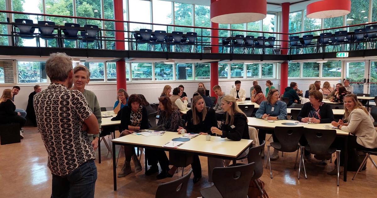 Ontbijten met de burgemeester en de bloembakken in Pannerden staan er weer fraai bij