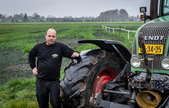 Akkerbouwer Rob Meeuwissen op zijn bedrijf in Gastel.