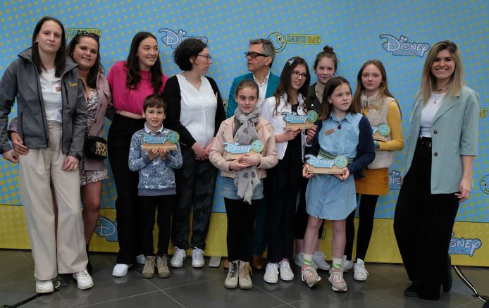 MECHELEN - In het Mechelse doe-centrum Technopolis werd het 'ultieme opruimapparaat' voorgesteld. Een kunstwerk van Lefki die zich liet inspireren op de inzendingen van het Earth Day Project.