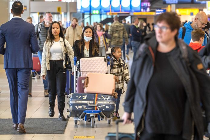 Drukte op Schiphol vanwege de herfstvakantie.