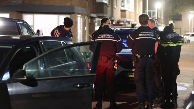 Politieachtervolging eindigt in crash, bestuurder vlucht te voet verder