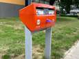 Dildoplakker slaat opnieuw toe in Nijmegen: overal in de stad zijn brievenbussen beplakt