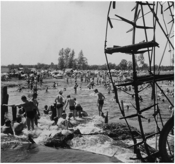 Waterplezier bij de Volmolen in 1960.