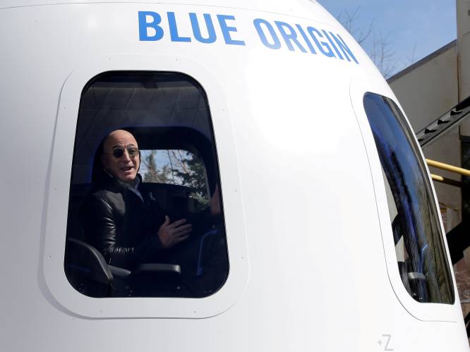 Plaatsje op eerste ruimtereis met Jeff Bezos verkocht voor 28 miljoen dollar