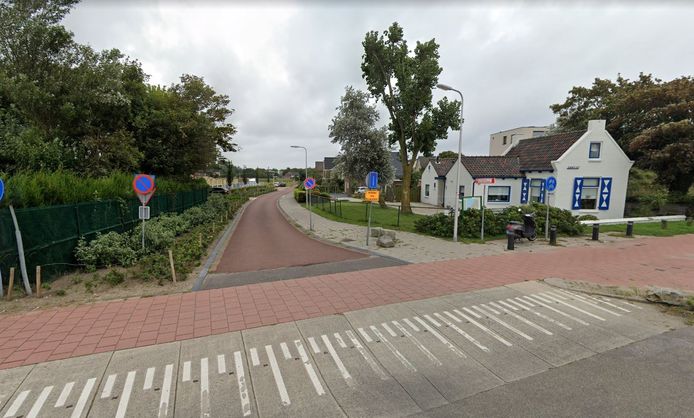 Het 'tuinderspaadje' langs de Haagweg in Monster, tegenover het Schelpenpad.