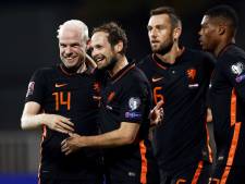 Slordig Oranje komt met de schrik vrij in Letland, WK stap dichterbij