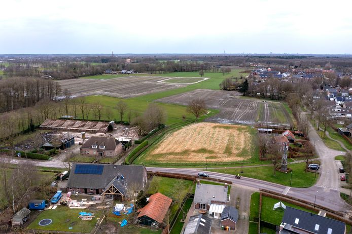 Het gebied waar Vroonacker IV moet komen, gezien vanuit de Westerwijk met rechts de Deusonelaan in Diessen.