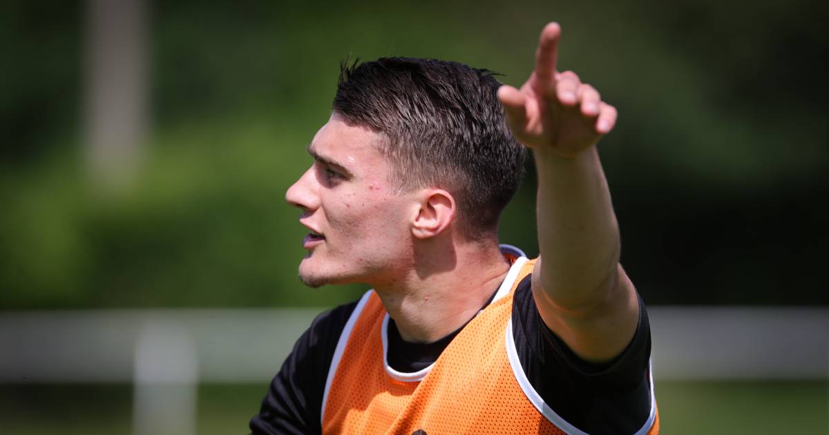 Discussione sul calcio.  Charleroi rinnova il contratto dell’attaccante 18enne – Alfred Schroeder vince la prima partita da allenatore dell’Ajax |  calcio