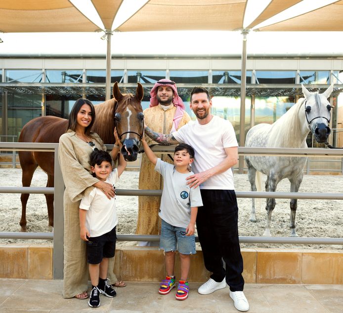 Lionel Messi met zijn gezin eerder deze week in Saoedi-Arabië.