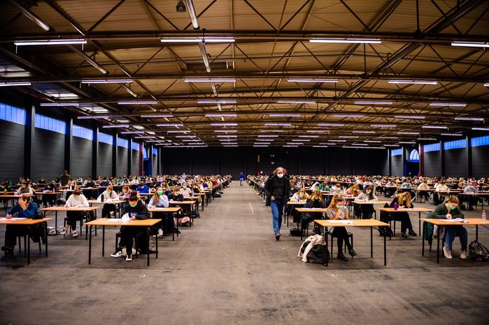 Studenten van de UGent legden vorige maand examens af in Flanders Expo in Gent.