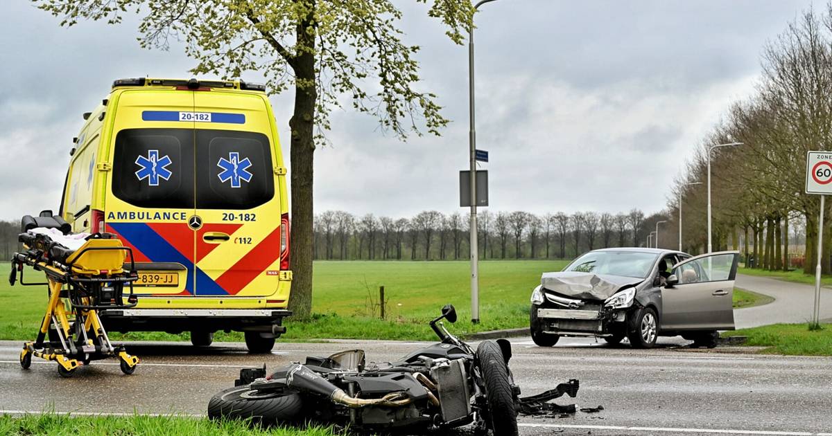 Automobilist verleent geen voorrang en schept motorrijder in Udenhout