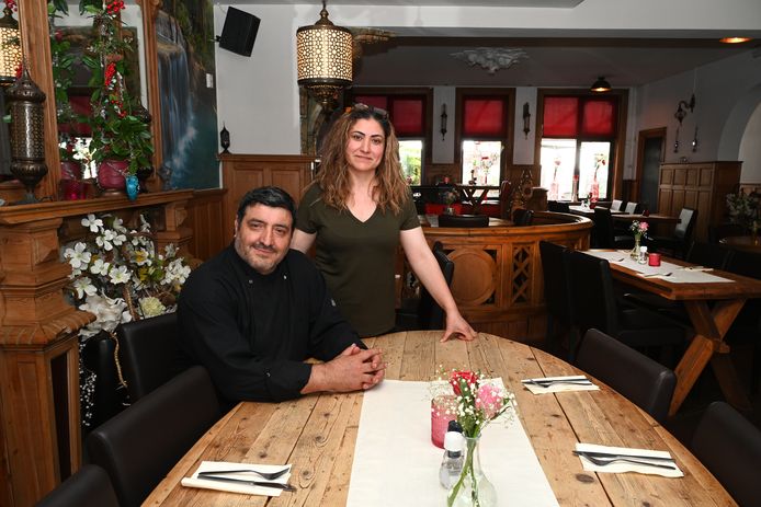 Musa Özdemir en Semra van restaurant Semra in de Maasstraat in Cuijk