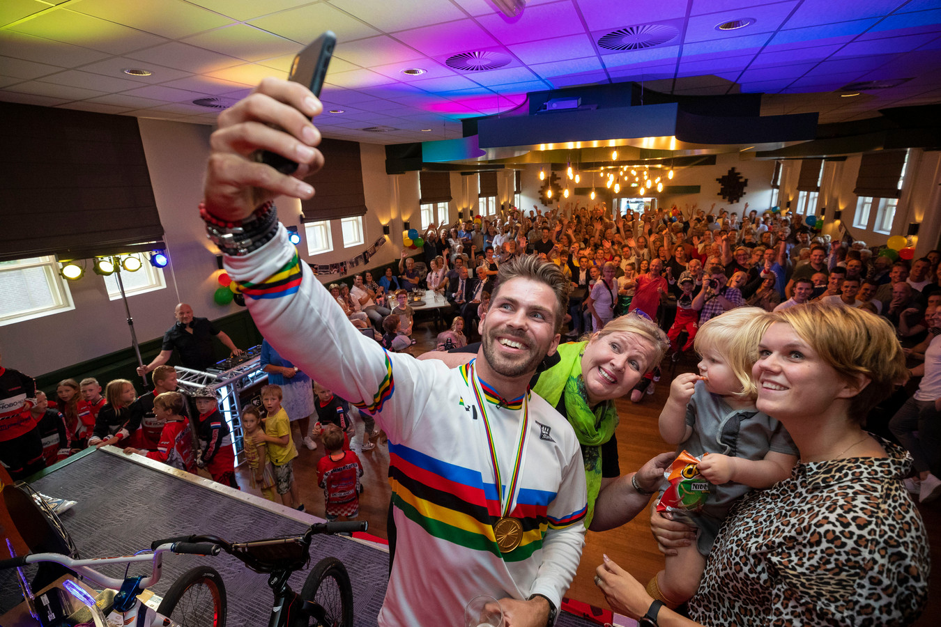 Na het behalen van de wereldtitel BMX in 2019 werd Twan van Gendt gehuldigd in dorpshuis De Boxhof, in zijn woonplaats Velddriel.