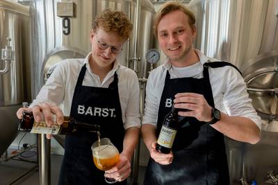 Stan (25) en Zeger (27) brengen met Barst Blond eerste biertje uit: ‘Een uit de hand gelopen coronah