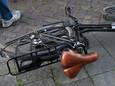 De fietser werd gewond achtergelaten.