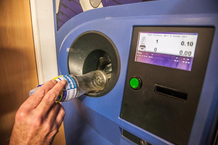 The deposit system with physical and machine return points is known from other European countries.  But according to Demir, this takes little or no consideration 