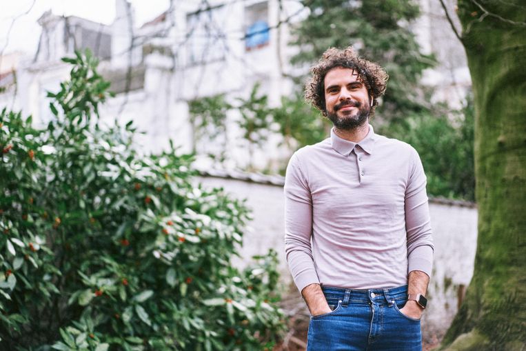 VRT-journalist Riadh Bahri geslagen en uitgemaakt voor &#39;vuile homo&#39; op  straat in Brussel | De Morgen