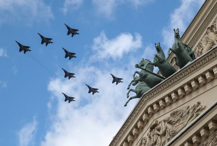 Des chasseurs russes formant la lettre "Z" lors d'un exercice pour le défilé du 9 mai, à Moscou.