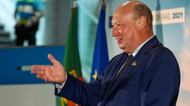 Europees antifraudebureau opent onderzoek naar Commissieambtenaar na ophef over gratis Qatar-reizen