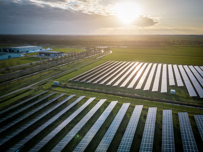 Foto ter illustratie, zonnepark Wolvega op het industrieterrein Uitbreiding Schipssloot.