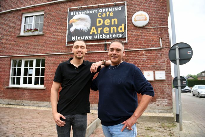 Thierry Dewilde (50) en zijn zoon Kylian (20) openen samen Café Den Arend in Holsbeek.