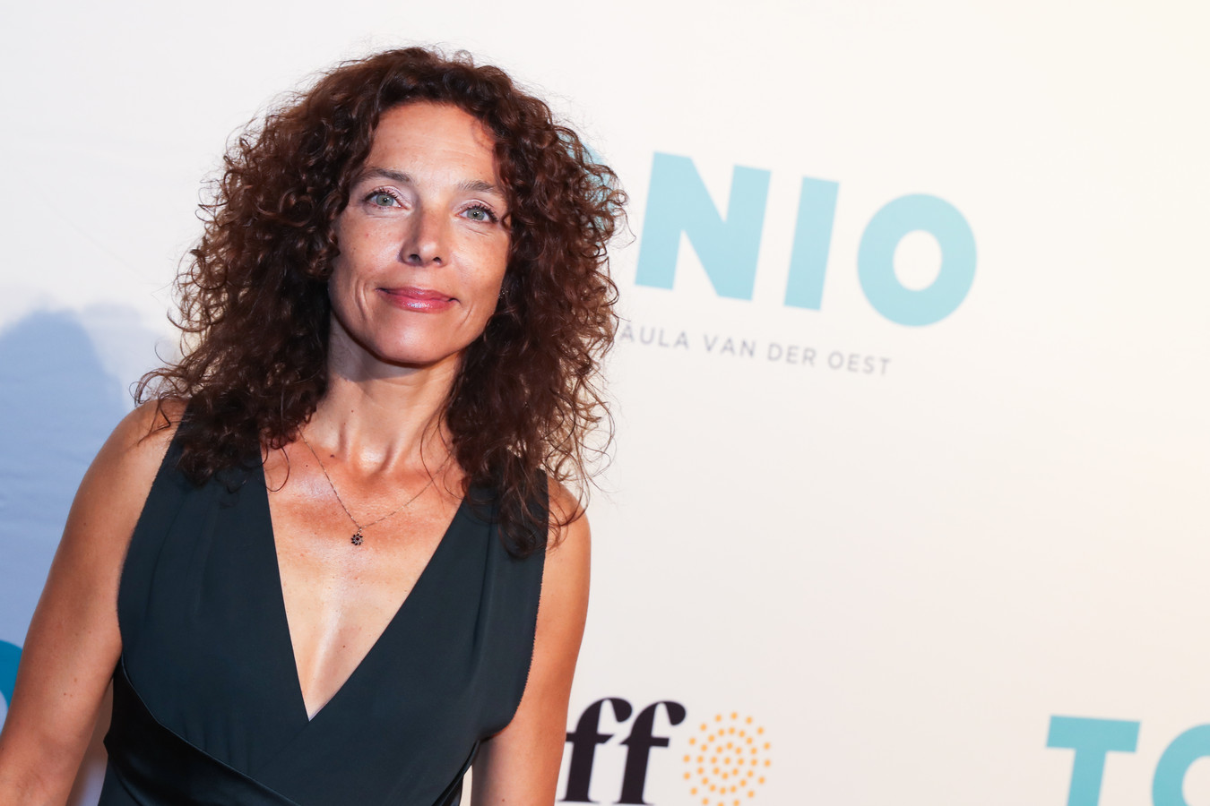 Paula van der Oest regisseert BBChitserie The Split Foto AD.nl