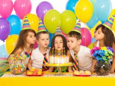Uitnodigingen uitdelen voor kinderfeest? Alleen als hele klas mag komen