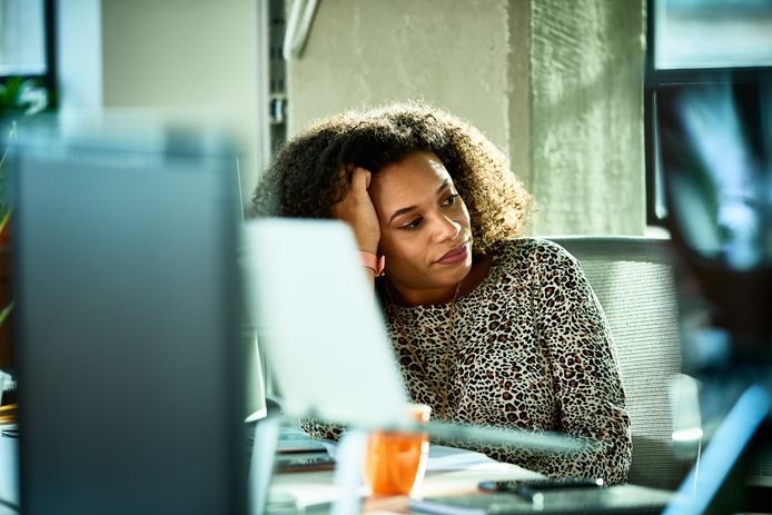 Het is voor de jongere generaties niet langer meer vanzelfsprekend dat voor het werk alles opzij moet, zegt psycholoog Thijs Launspach.