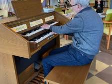 Nieuw orgel zorgt voor veel plezier in woonzorgcentrum Hof van Smeden in Emmeloord