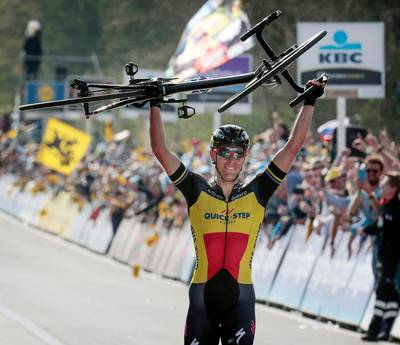 Gilbert mikt met hashtag alvast op plaats in geschiedenisboeken