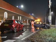 Auto’s op de zijkant of zelfs op de kop, wat is er mis met dit kruispunt?