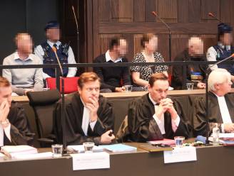 ASSISEN. “Waarom zou je een lijk verbergen als je niks met de moord te maken hebt?”