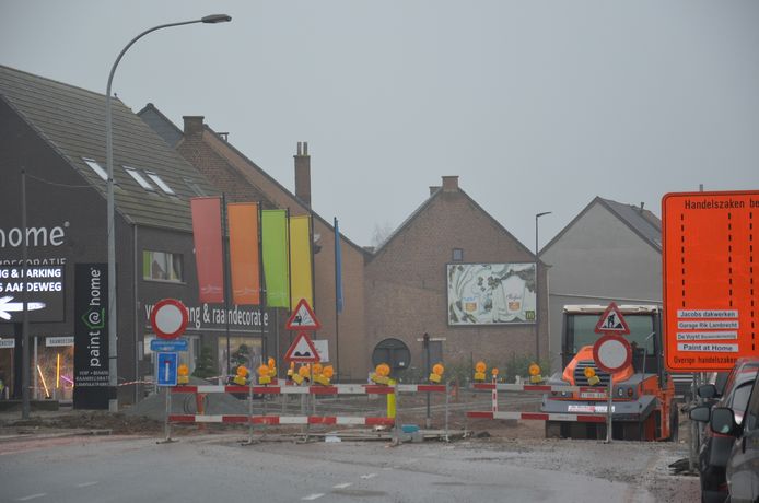 De werken voor de herinrichting van de Brakelsesteenweg in Outer (Ninove).