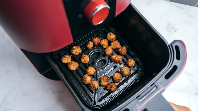 Mediterranean meatballs prepared in the airfryer.